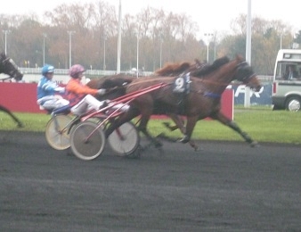 Ave Avis remportant le Prix Marcel Laurent