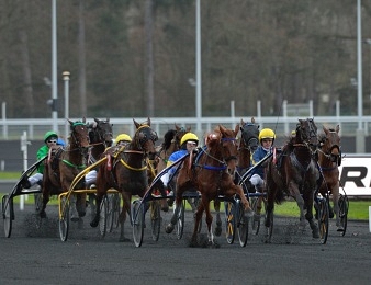 Bird Parker conserve son titre