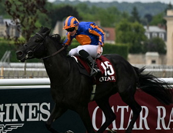 Camille Pissarro remporte le Qatard Prix du Jockey Club.