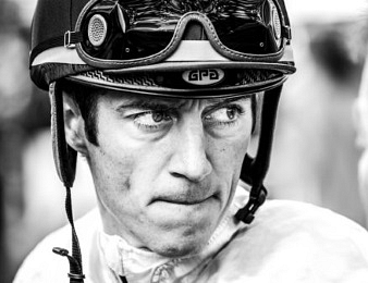 Christophe Soumillon a poussé un autre jockey avec son coude