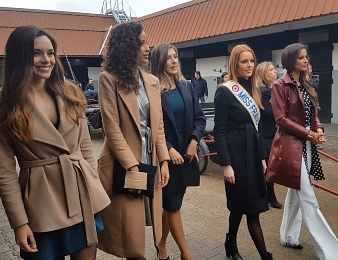 Cinq Miss France sont venus assister au Grand Prix de France dimanche à Paris-Vincennes