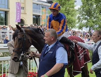Constitution River a enlevé le Qatar Prix du Jockey Club.