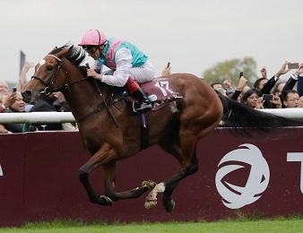 Enable vise un triplé historique