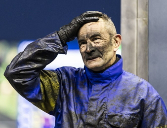 Jean-Michel Bazire touché au poignet