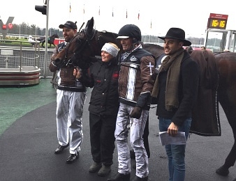 L'entourage de Call Me Keeper lauréat du Prix de Lille