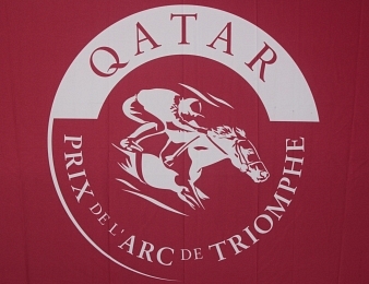 Le Prix de l'Arc de Triomphe sacre le meilleur pur-sang sur la distance de 2400 mètres