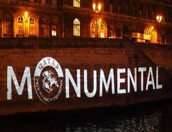 Le slogan du Prix de l'Arc de Triomphe diffusé sur les quais de Seine