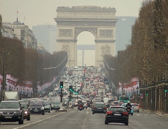 Les Champs-Elysées pourraient accueillir des courses