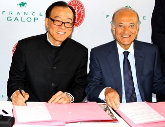 M. Teo Ah Khing et M. Bertrand Bélinguier