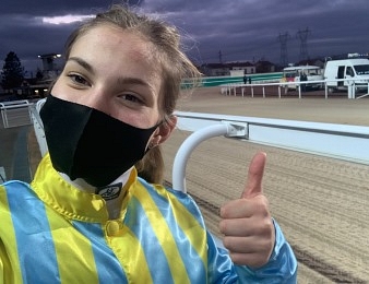 Marie Vélon bat le record de succès d'une femme jockey en France sur une année