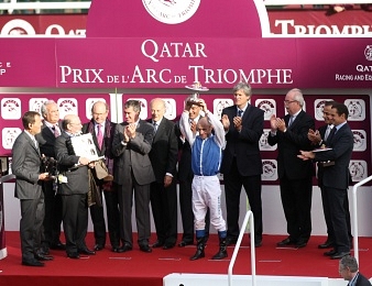 Olivier Peslier, lauréat de son 4e Prix de l'Arc de Triomphe