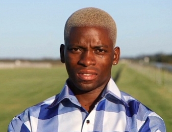 S'Manga Khumalo est un jockey sud-africain