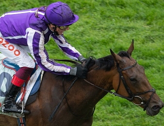 Snowfall terrasse l'opposition dans les Juddmonte Irish Oaks.