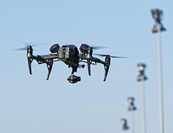 Spectacles de drones lumineux à Vincennes cet été.